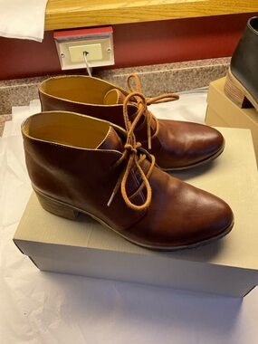 Clark’s Cognac Leather Ankle Boots 9